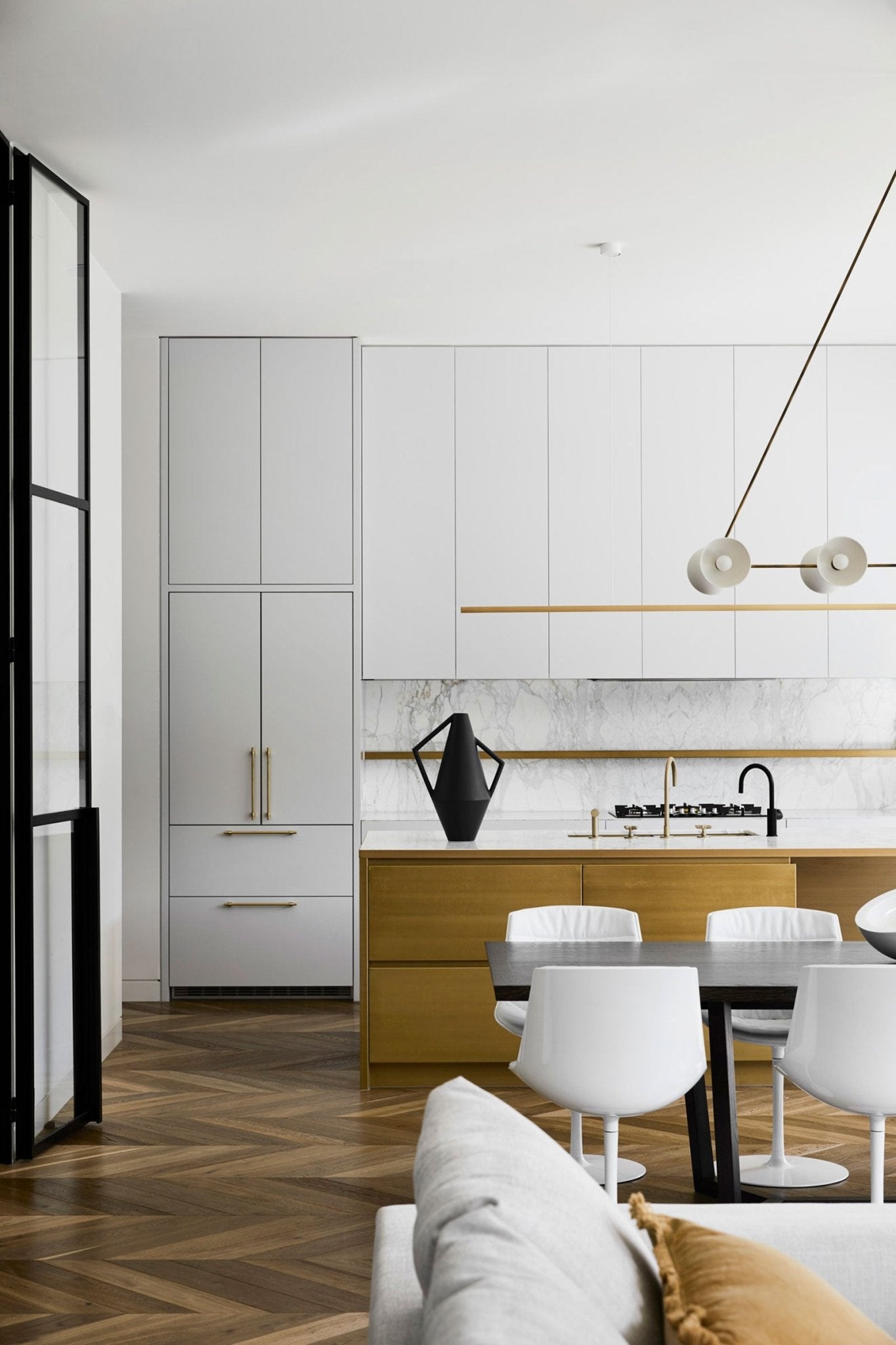 Best Brass Sinks for Luxury Kitchens: Our Top Picks for 2025 - TITAN